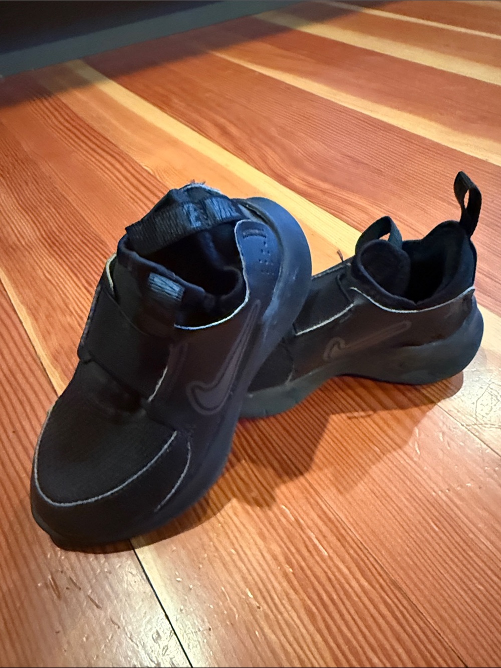 Nike Kids Black Slip-On Sneakers with Hook-and-Loop Strap